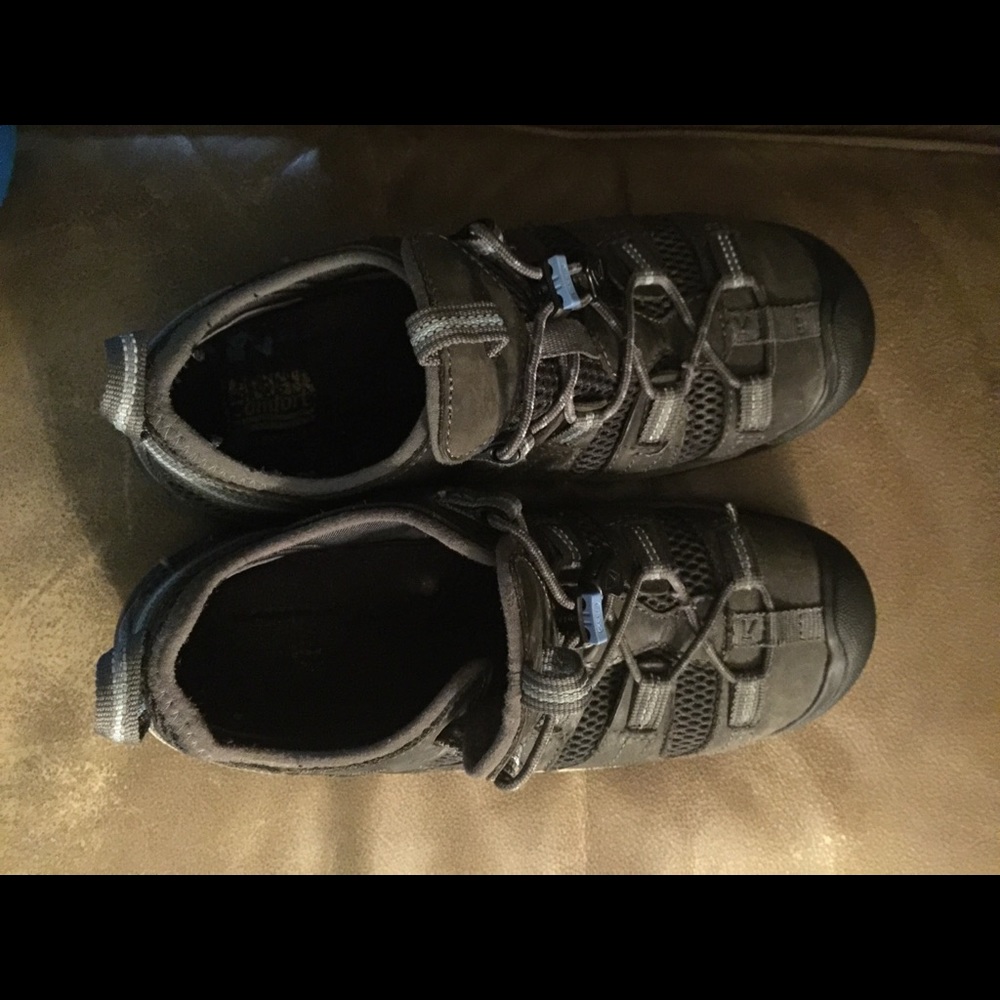 Keen Women’s Steel Toe Shoes